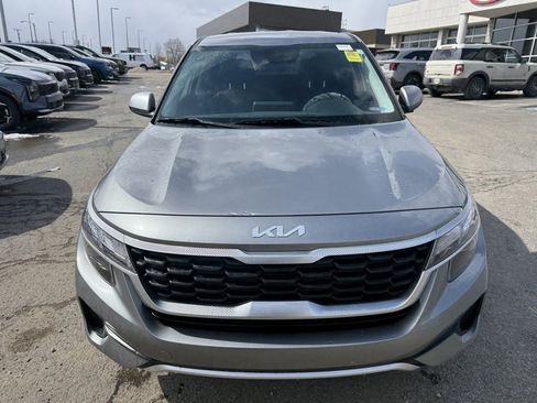 Used 2023 Kia Seltos LX image 2