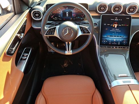 Certified 2022 Mercedes-Benz C 300 4MATIC Sedan image 11