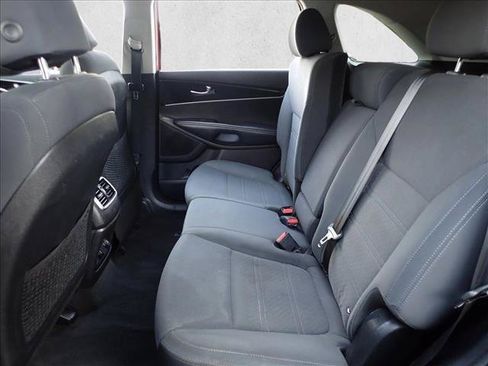Used 2017 Kia Sorento FWD w/ LX Convenience Package image 9