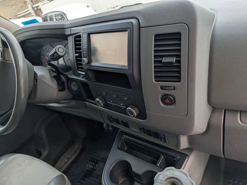 Used 2020 Nissan NV 2500 SV image 14