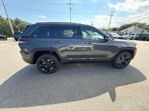 New 2026 Jeep Grand Cherokee Limited w/ Limited Altitude Package AWD/4WD image 6