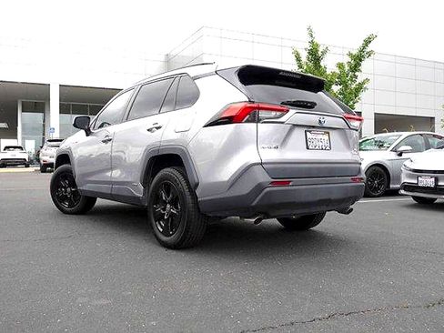 Certified 2021 Toyota RAV4 XLE w/ Convenience Package AWD/4WD image 7