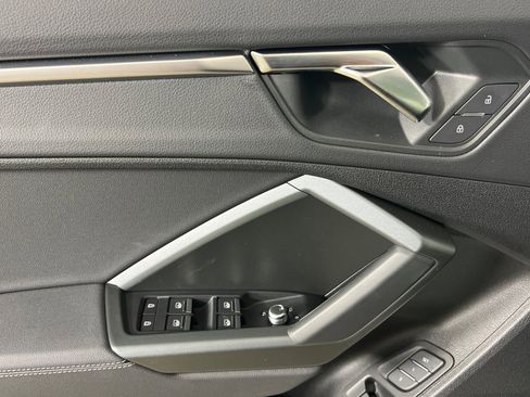 Used 2025 Audi Q3 2.0T Premium w/ Convenience Package image 10