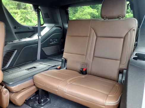 Used 2021 Chevrolet Tahoe High Country w/ Premium Package AWD/4WD image 11