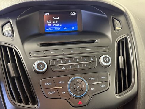 Used 2015 Ford Focus SE w/ SE Ecoboost Package image 18