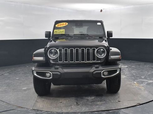 Used 2024 Jeep Wrangler Unlimited Sahara AWD/4WD image 2