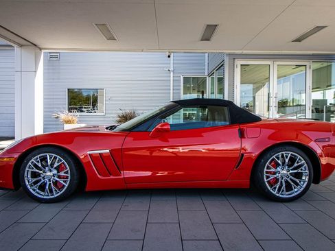 Used 2011 Chevrolet Corvette Grand Sport w/ Preferred Equipment Group image 12