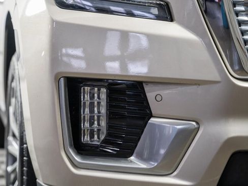 Used 2021 GMC Yukon XL Denali w/ Denali Premium Package image 16