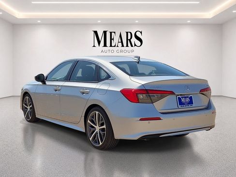 Used 2023 Honda Civic Touring image 3