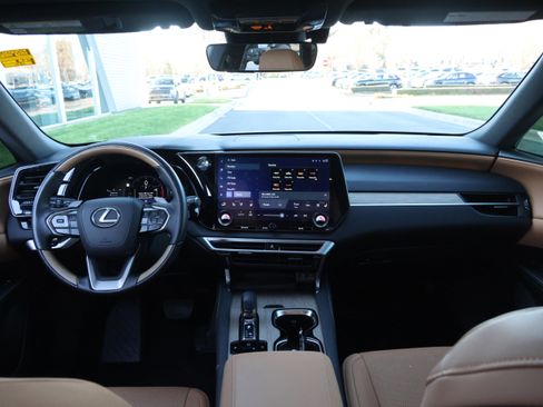 Used 2025 Lexus RX 350 Premium image 16