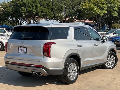 Used 2025 Hyundai Palisade SEL FWD image 4
