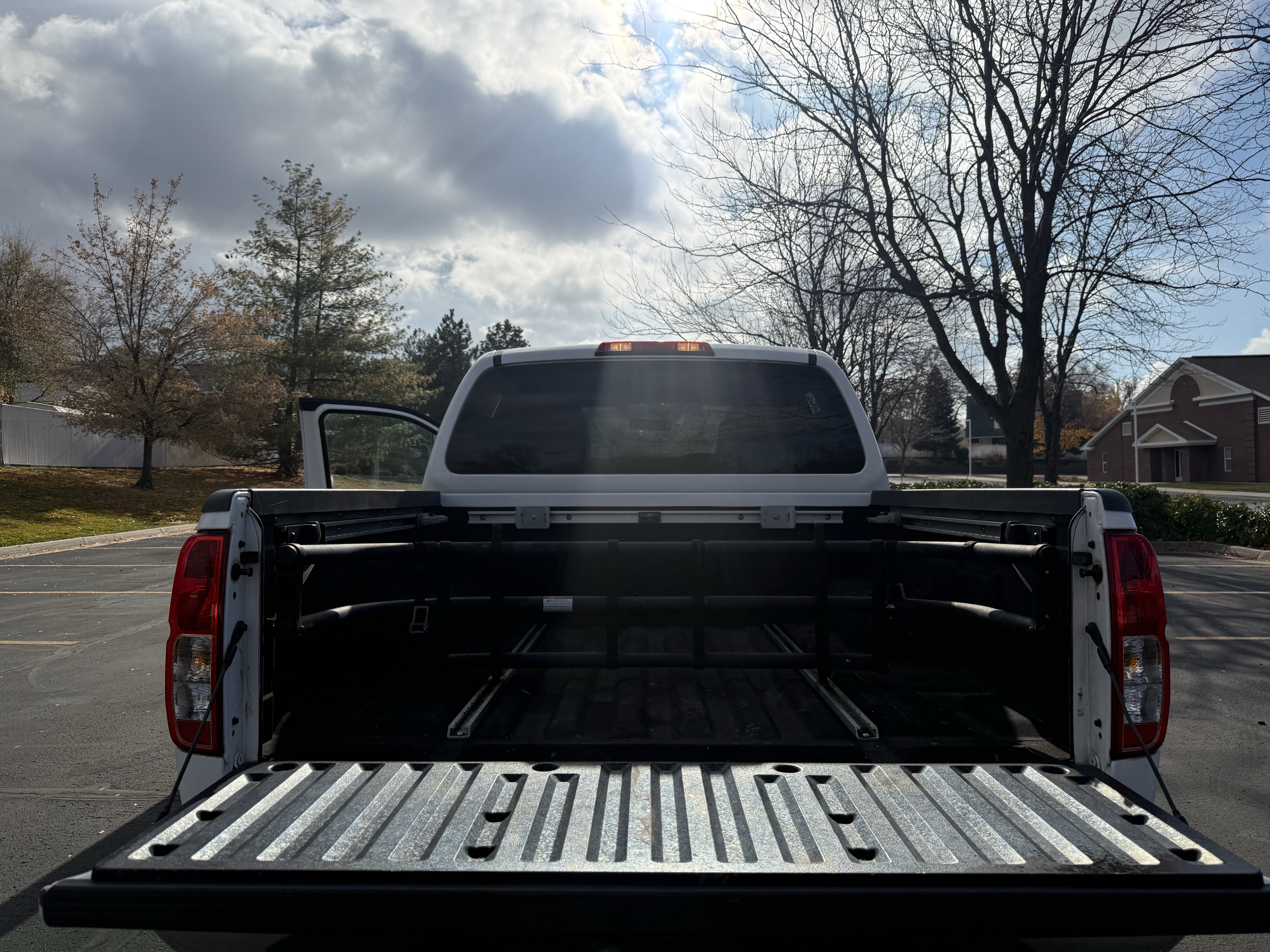 Used 2010 Nissan Frontier SE RWD image 20