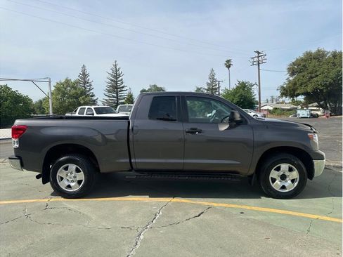 Used 2013 Toyota Tundra 4x4 Double Cab w/ Tow Pkg image 5