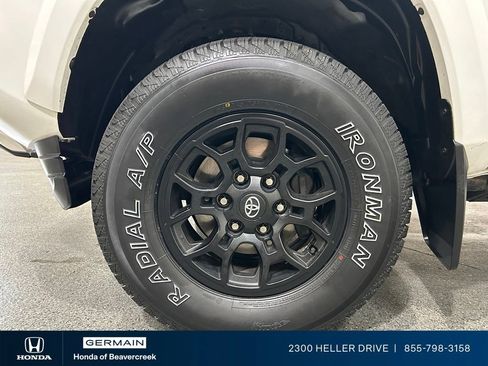 Used 2022 Toyota Tacoma SR5 AWD/4WD image 13