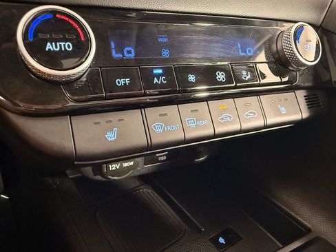 Used 2025 Hyundai Elantra SEL FWD image 33