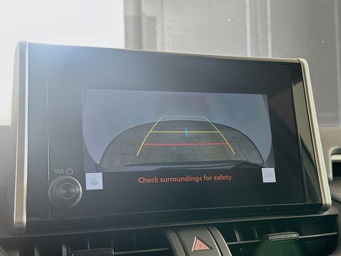 Used 2025 Toyota RAV4 XLE FWD image 23