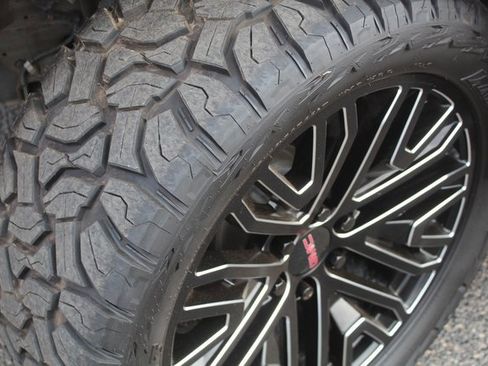 Used 2020 GMC Sierra 1500 Denali w/ Denali Ultimate Package image 13