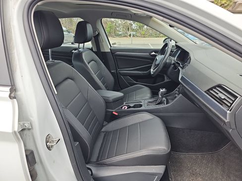 Used 2022 Volkswagen Jetta SE FWD image 13