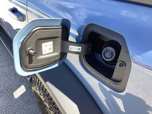 New 2025 Ford Bronco Outer Banks w/ Sasquatch Package AWD/4WD image 18