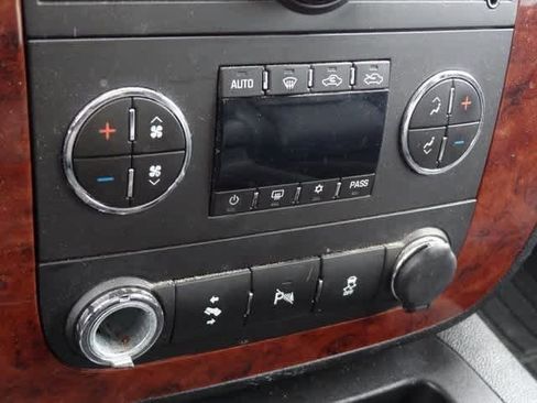 Used 2012 Chevrolet Avalanche LT w/ All-Star Edition image 10