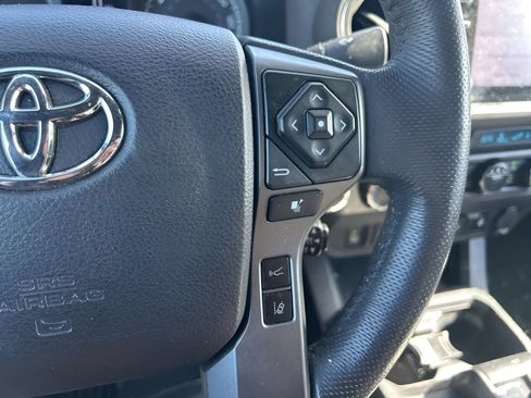 Used 2021 Toyota Tacoma TRD Off-Road w/ Technology Package AWD/4WD image 25