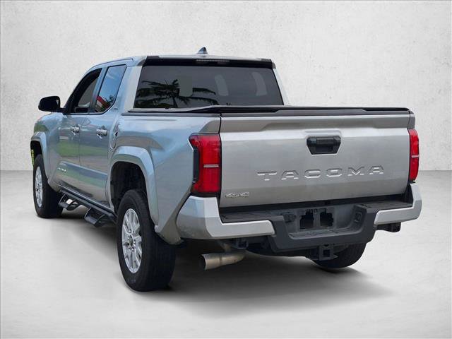 Used 2025 Toyota Tacoma SR5 AWD/4WD image 7