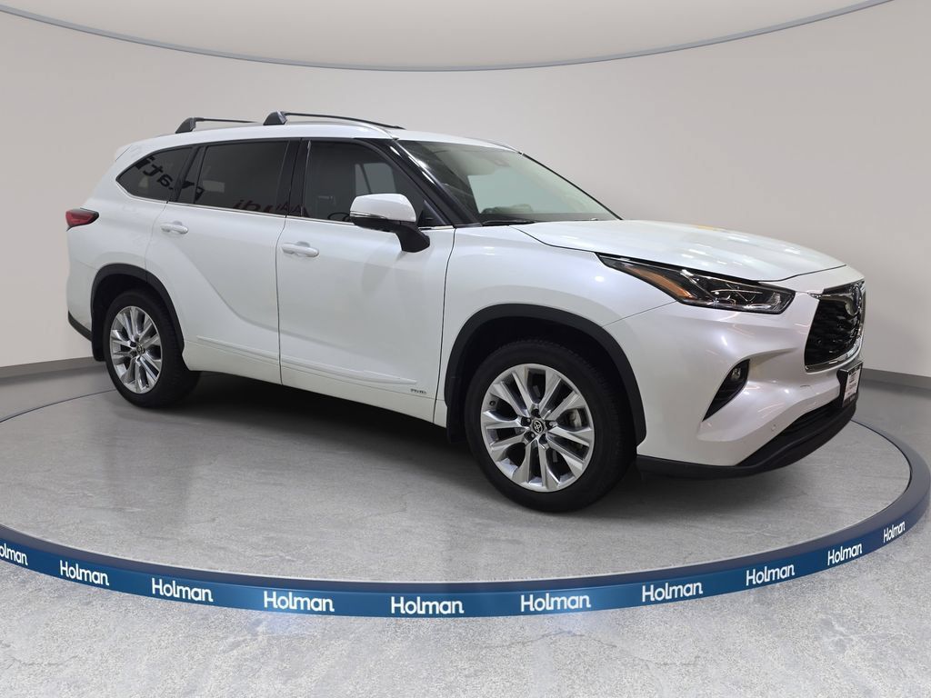 Used 2022 Toyota Highlander Limited w/ Protection Package #3 (TMS) AWD/4WD image 5