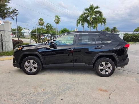 Used 2025 Toyota RAV4 XLE FWD image 8