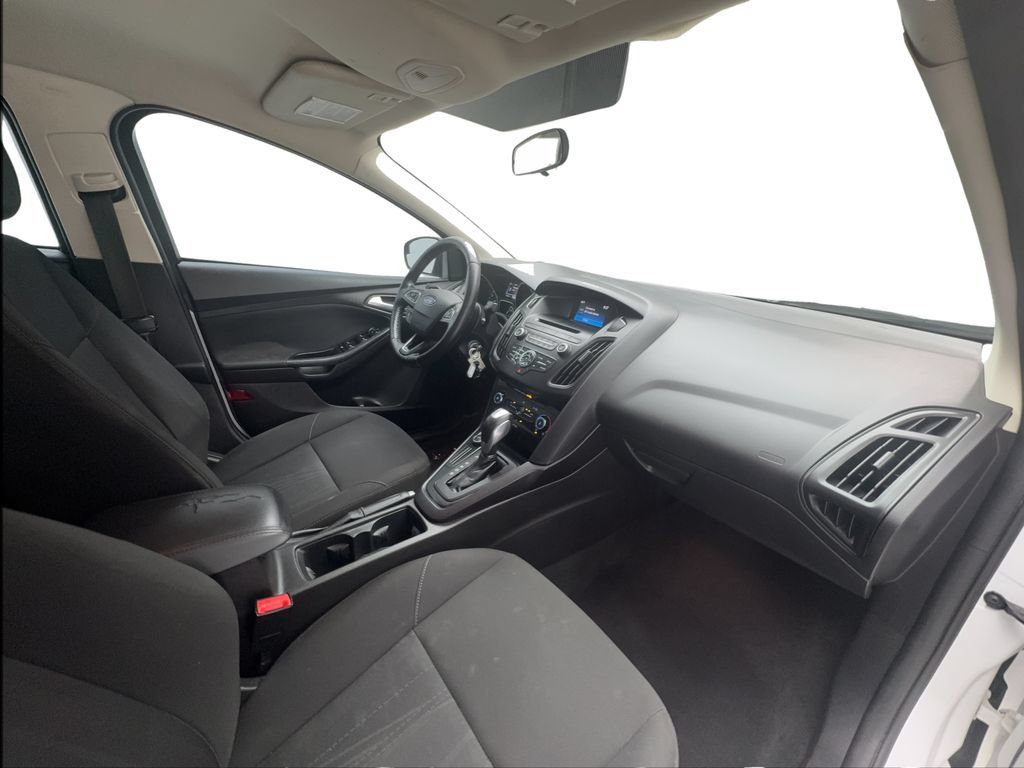 Used 2016 Ford Focus SE w/ SE Sport Package FWD image 28