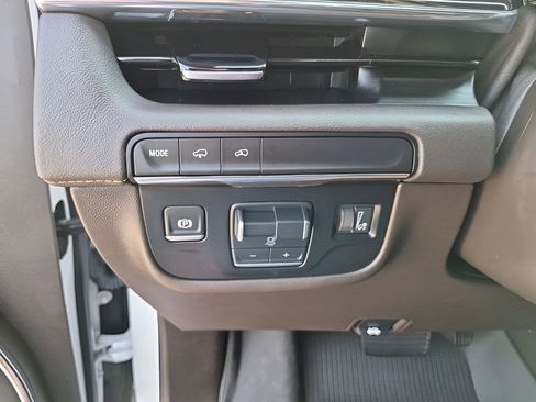 Certified 2024 Cadillac Escalade Sport w/ Touring Package image 34