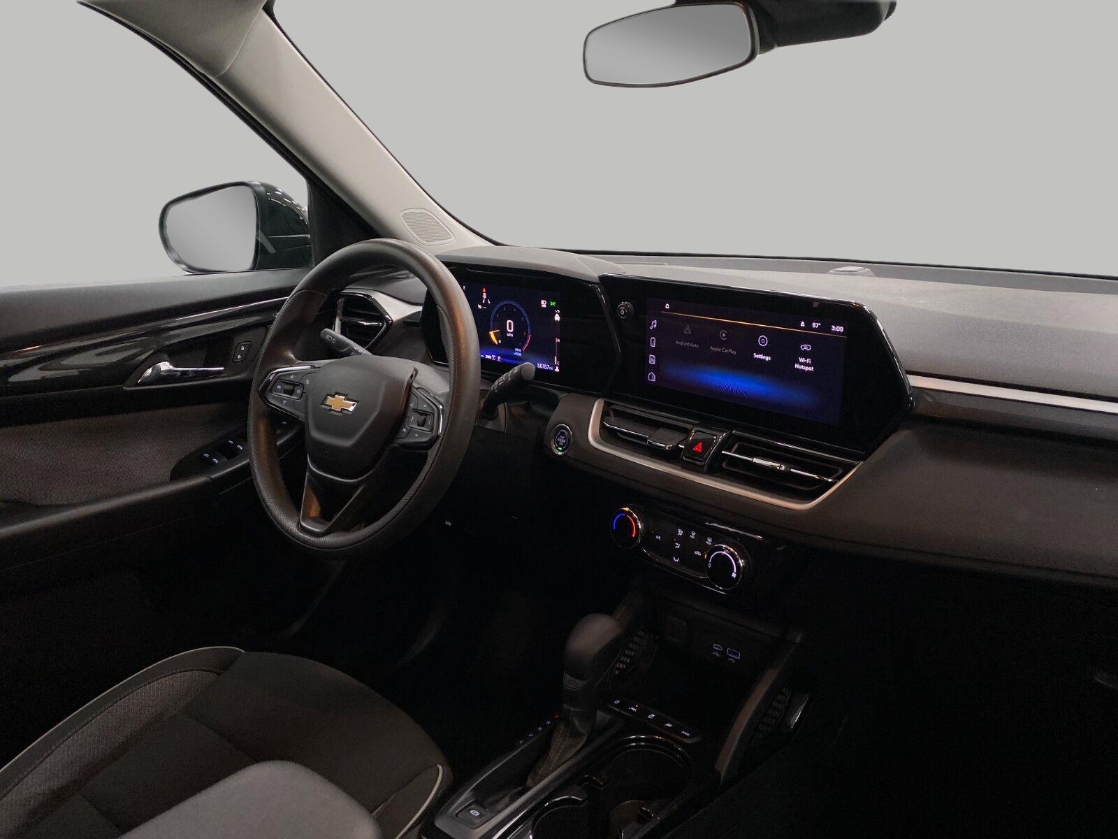 Used 2025 Chevrolet TrailBlazer LT AWD/4WD image 17