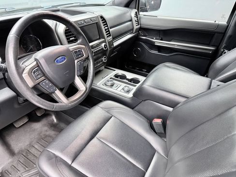 Used 2020 Ford Expedition XLT w/ Equipment Group 202A AWD/4WD image 9