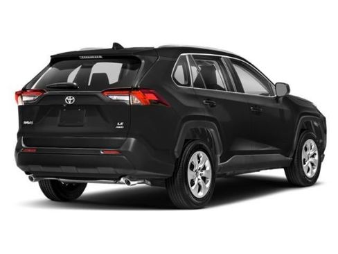 Used 2021 Toyota RAV4 LE FWD image 3