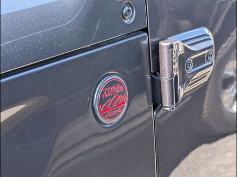 Used 2021 Jeep Wrangler Unlimited Rubicon AWD/4WD image 8