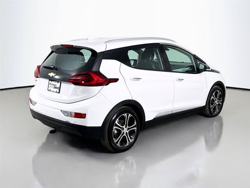 Used 2019 Chevrolet Bolt Premier w/ Infotainment Package FWD image 9