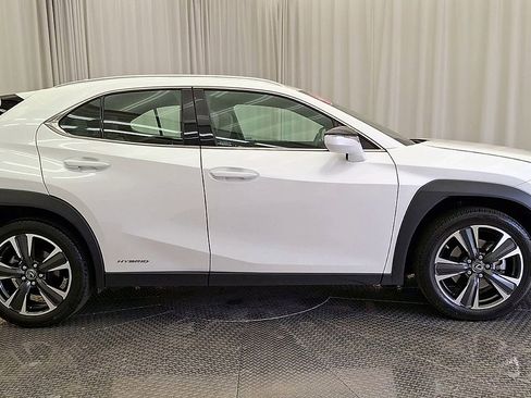 Used 2019 Lexus UX 250h w/ Premium Package AWD/4WD image 4