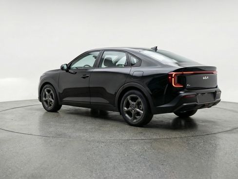 Used 2025 Kia K4 LXS image 6