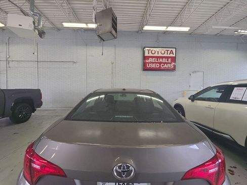 Used 2017 Toyota Corolla XLE image 4