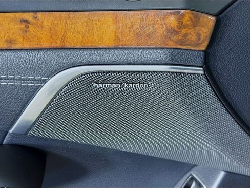 Used 2014 Mercedes-Benz SL 550 image 19