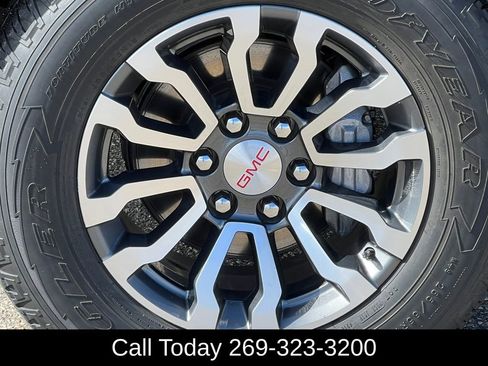 Used 2019 GMC Sierra 1500 AT4 w/ AT4 Premium Package image 10