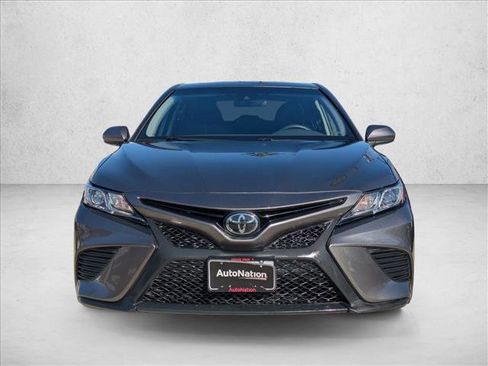 Used 2020 Toyota Camry SE w/ Carpet Mat Package image 2