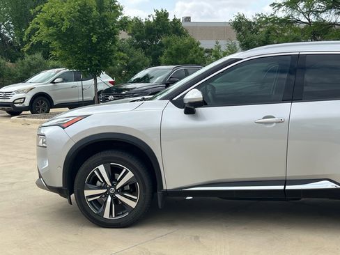 Used 2021 Nissan Rogue Platinum image 7