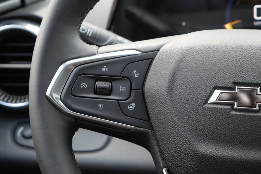 New 2026 Chevrolet Trax ACTIV w/ Sunroof Package FWD image 17