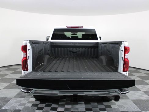 Used 2023 Chevrolet Silverado 2500 LT image 7