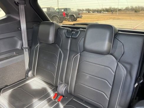 Used 2021 Volkswagen Tiguan SEL Premium R-Line image 12