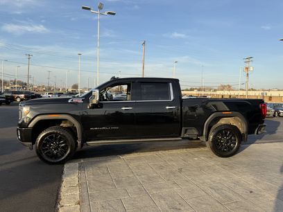 Used 2021 GMC Sierra 2500 Denali w/ Denali Black Diamond Edition