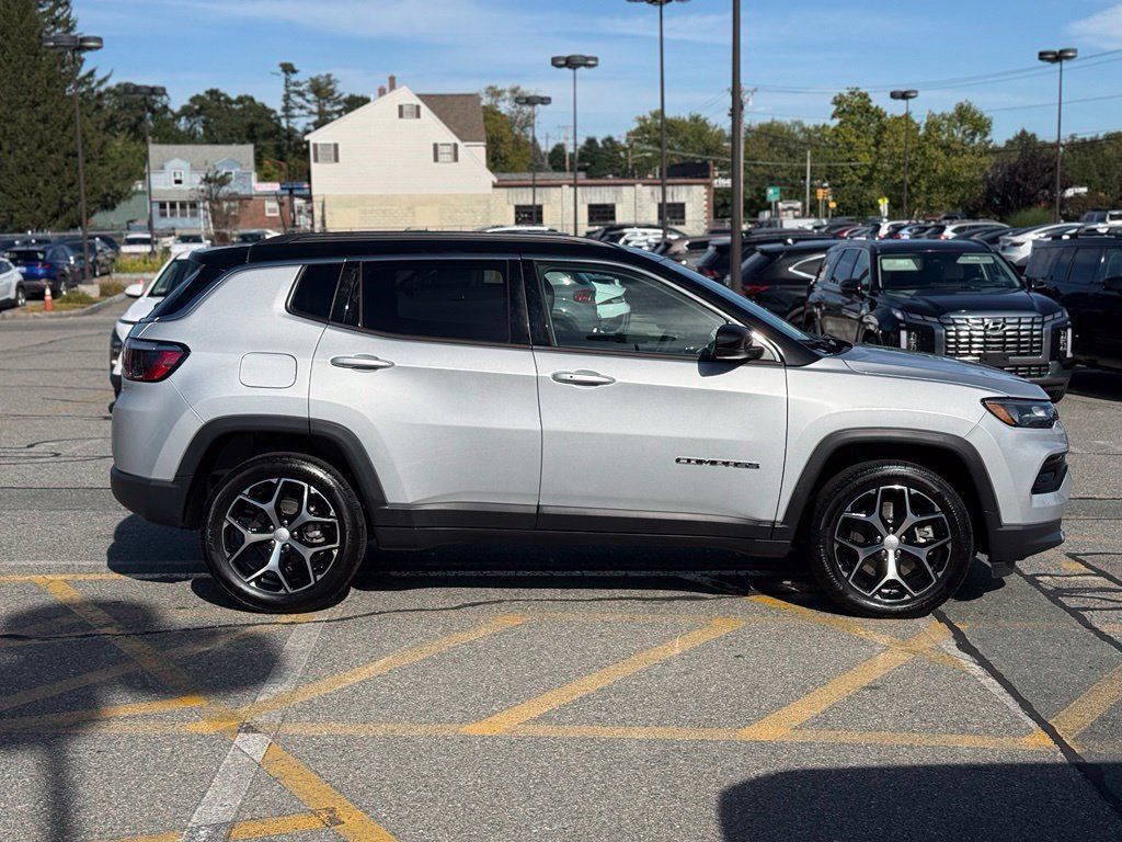 Used 2024 Jeep Compass Limited AWD/4WD image 6