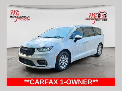 Used 2023 Chrysler Pacifica Touring-L