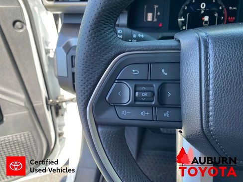 Certified 2025 Toyota Tacoma SR5 w/ SR5 Upgrade Package AWD/4WD image 32
