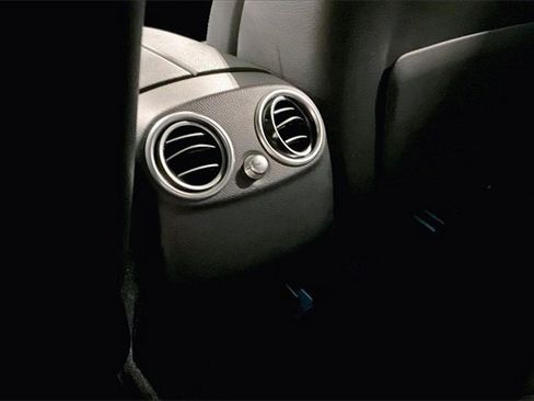 Used 2019 Mercedes-Benz GLC 300 4MATIC Coupe image 33